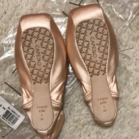 Capezio Pointe Shoes - Picture 4 of 4